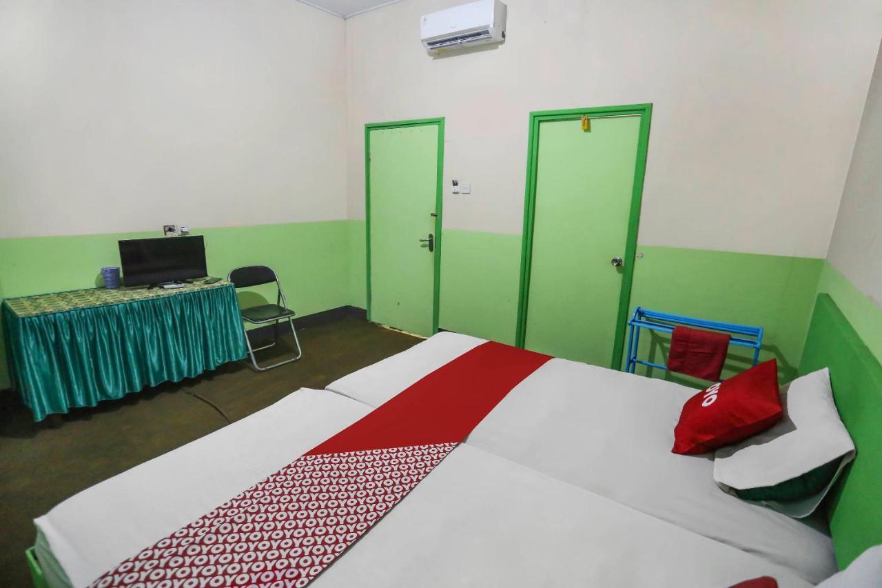 Oyo 90825 Hotel Lizha 2 Самаринда Экстерьер фото