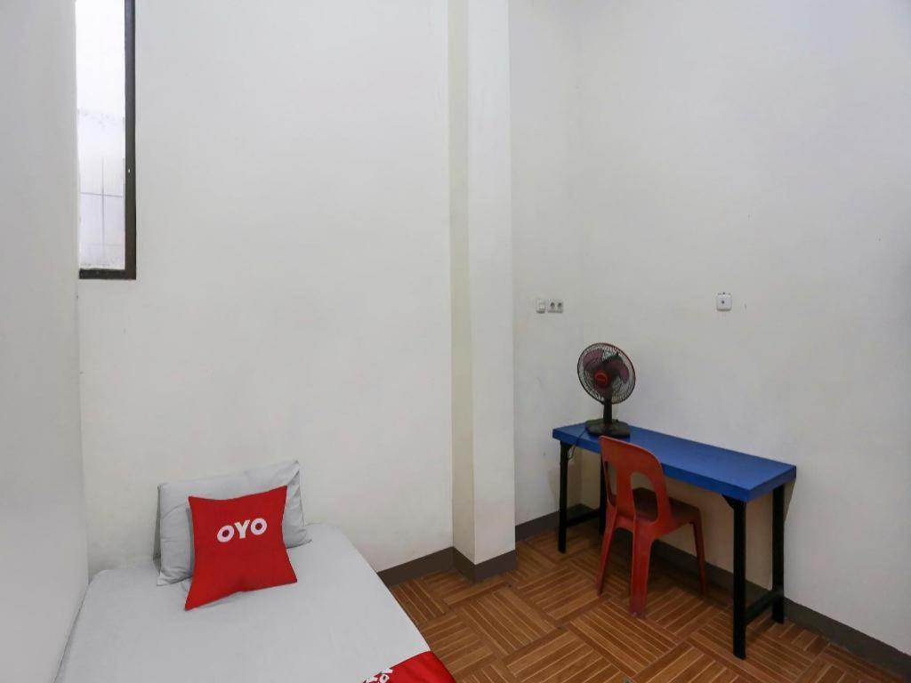 Oyo 90825 Hotel Lizha 2 Самаринда Экстерьер фото